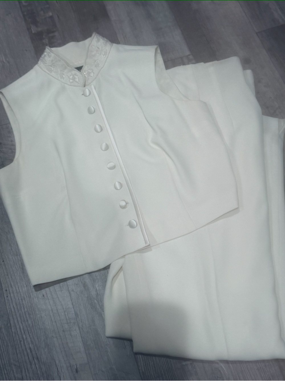 Donna Morgan Cream Sleeveless Button-Front Jumpsuit with High Neck - Picture 5 of 7
